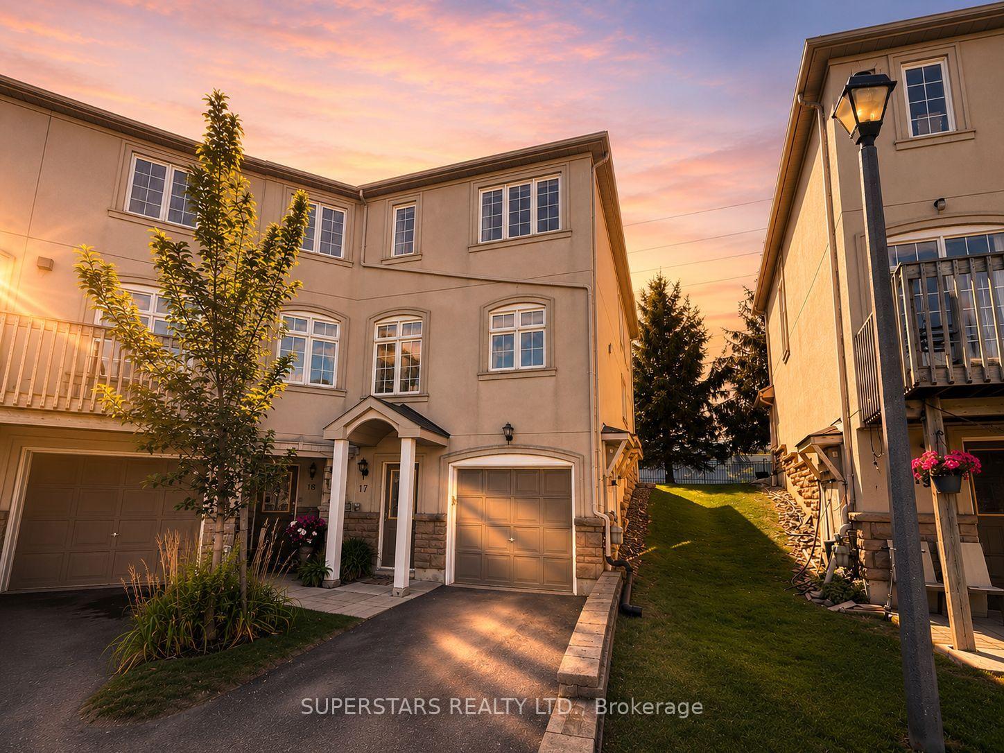 Photo 2 of Unit 18, 10 Post Oak Drive, Richmond Hill, Jefferson — HOMEH