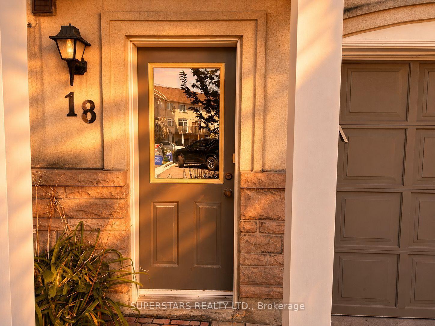 Photo 3 of Unit 18, 10 Post Oak Drive, Richmond Hill, Jefferson — HOMEH