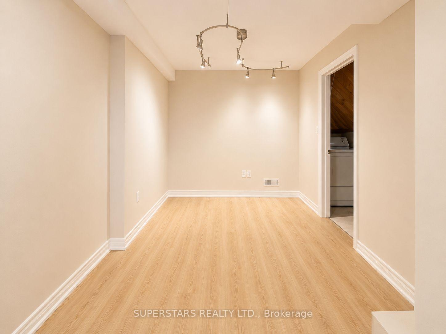 Photo 6 of Unit 18, 10 Post Oak Drive, Richmond Hill, Jefferson — HOMEH