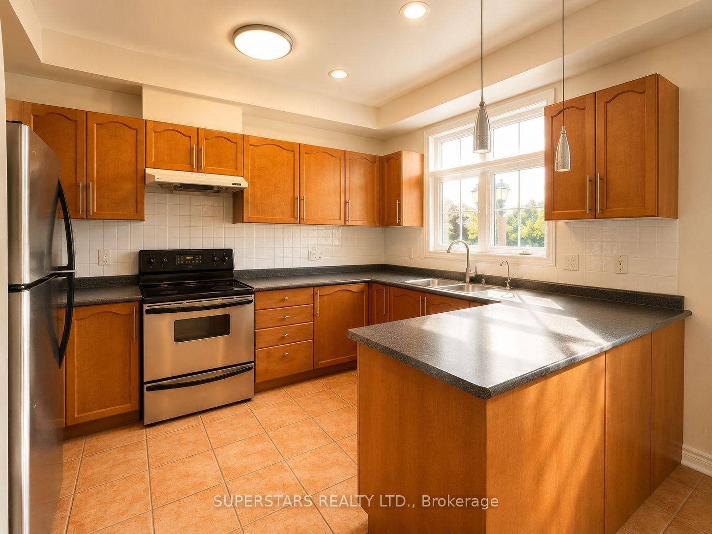 Photo 7 of Unit 18, 10 Post Oak Drive, Richmond Hill, Jefferson — HOMEH