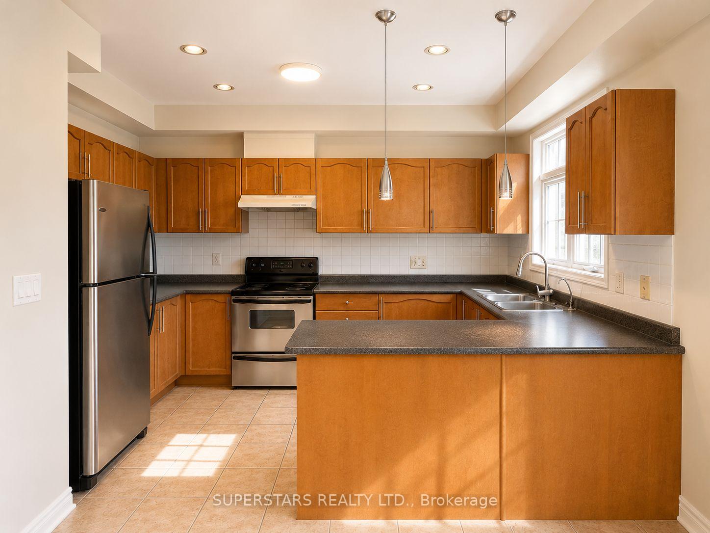Photo 8 of Unit 18, 10 Post Oak Drive, Richmond Hill, Jefferson — HOMEH