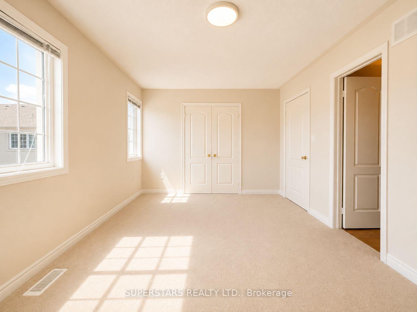 Photo 10 of Unit 18, 10 Post Oak Drive, Richmond Hill, Jefferson — HOMEH