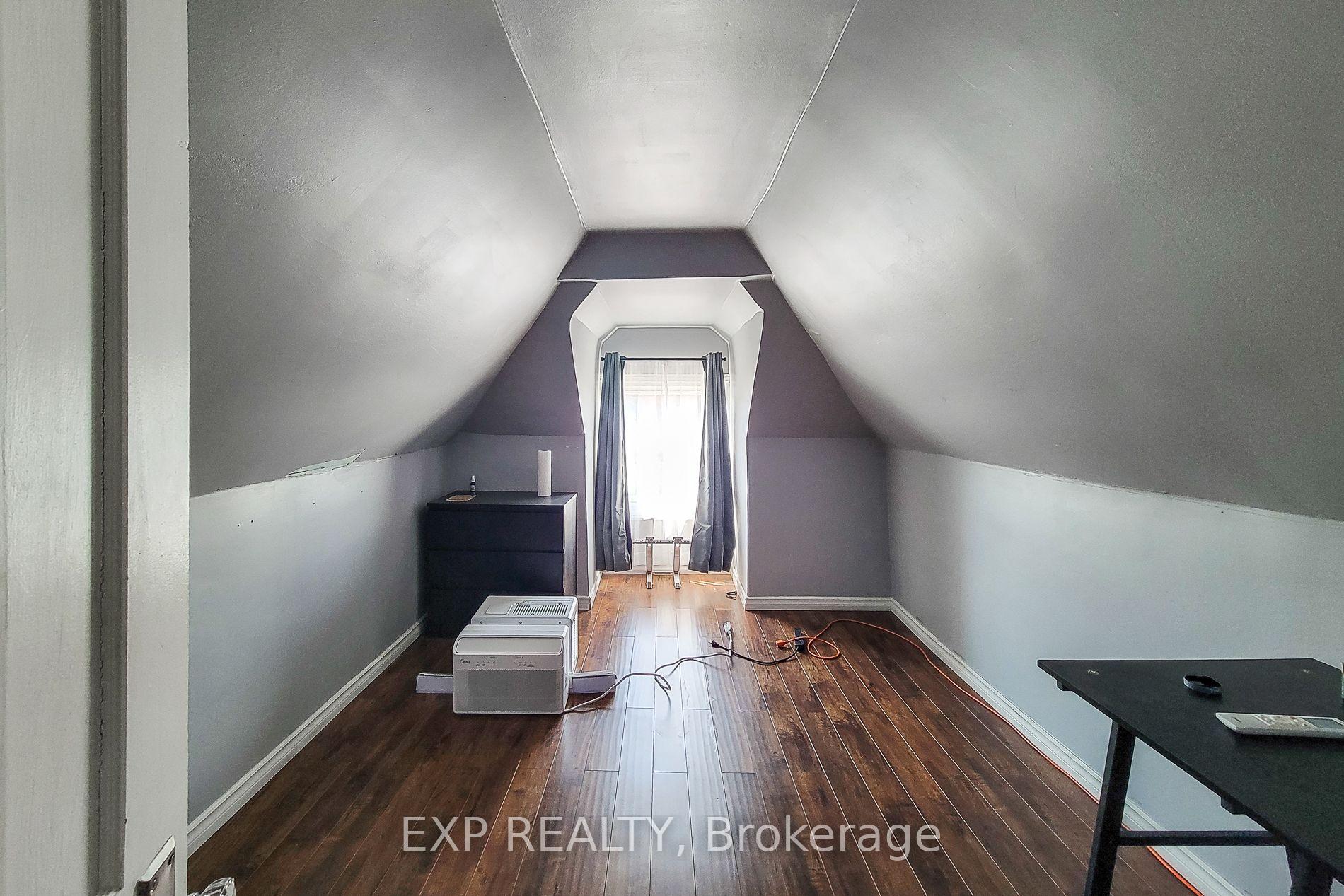 Photo 15 of 82 Gibson Avenue, Hamilton, Gibson — HOMEH