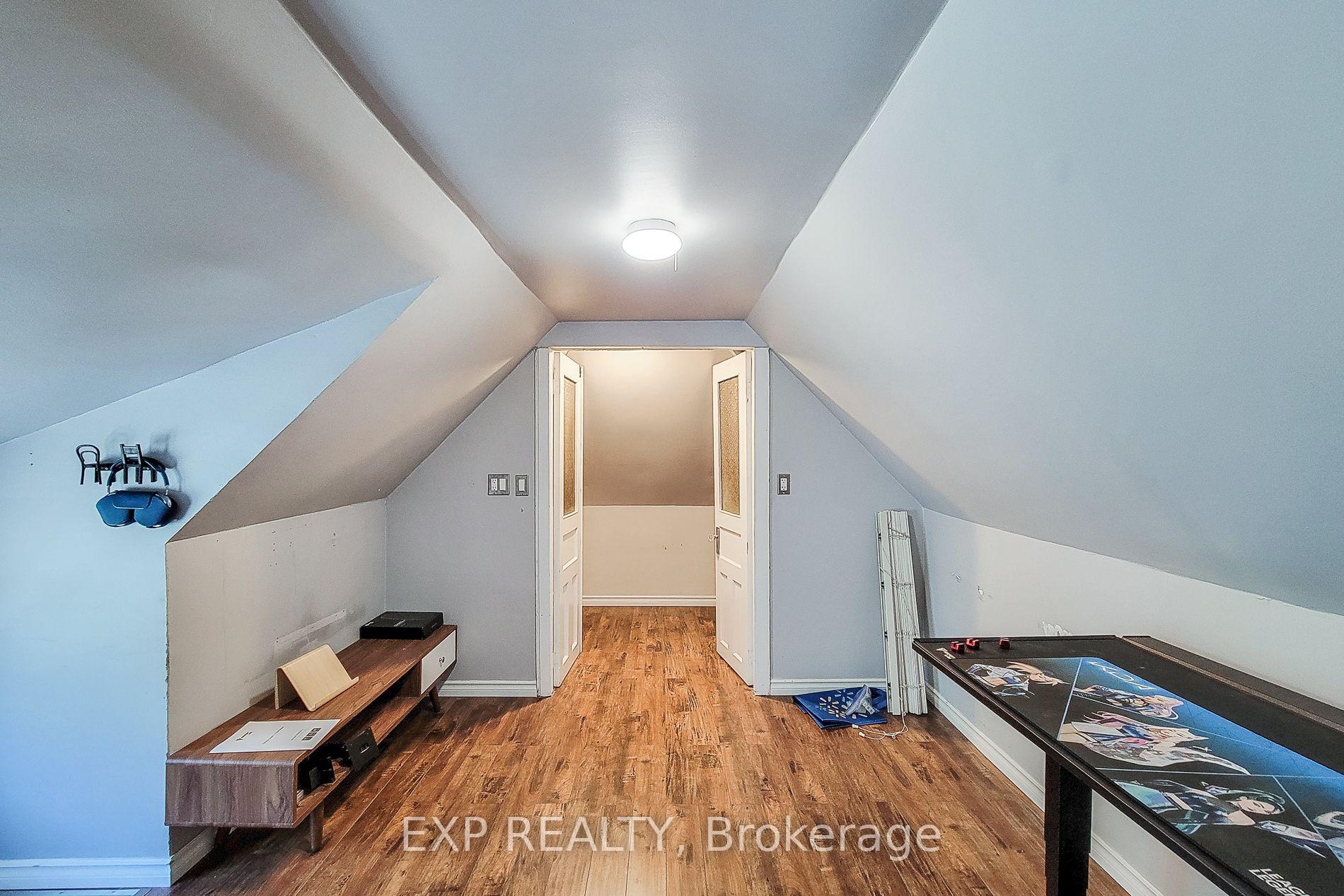 Photo 16 of 82 Gibson Avenue, Hamilton, Gibson — HOMEH