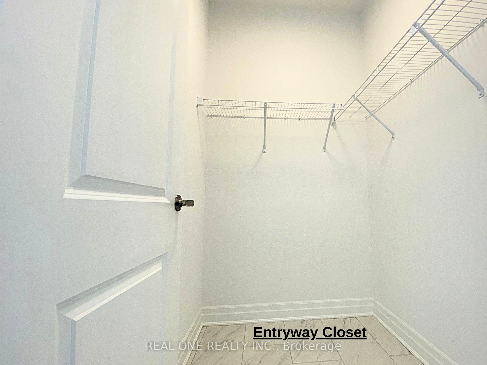 Photo 4 of 42 misthollow Crescent, Markham, Rural Markham — HOMEH