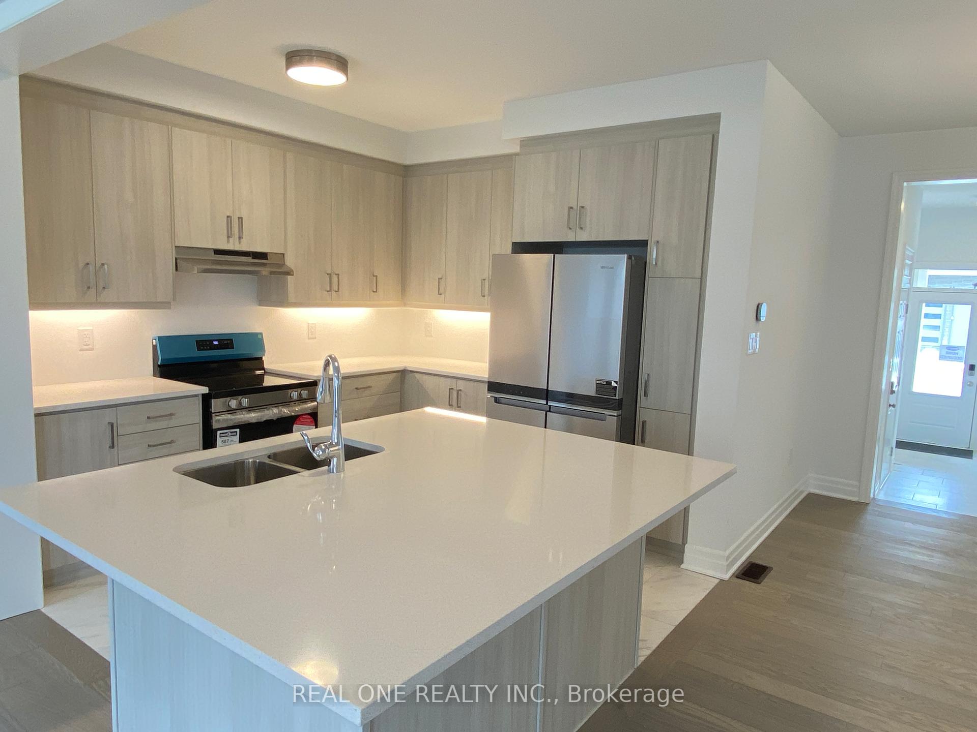 Photo 6 of 42 misthollow Crescent, Markham, Rural Markham — HOMEH