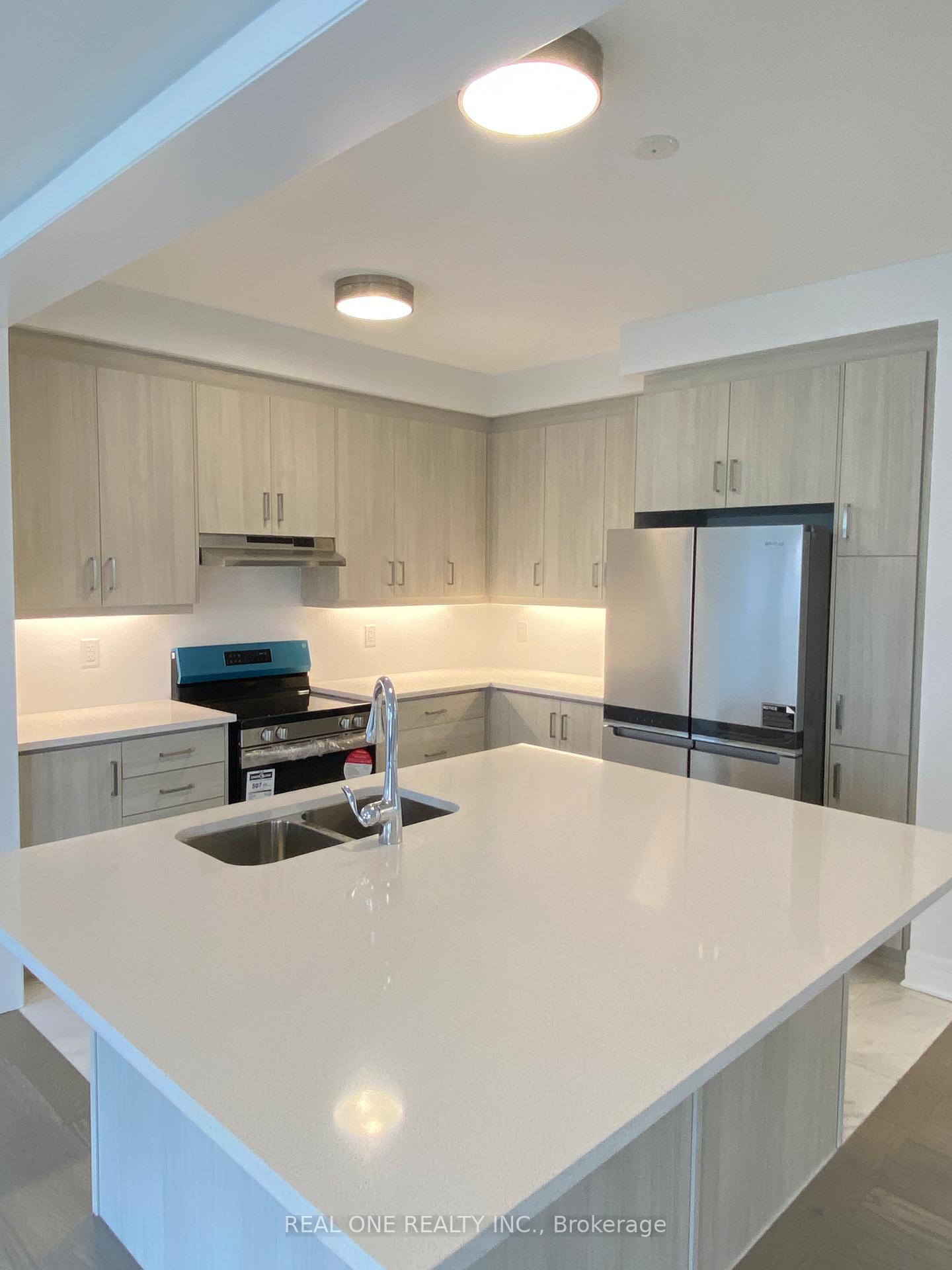 Photo 7 of 42 misthollow Crescent, Markham, Rural Markham — HOMEH