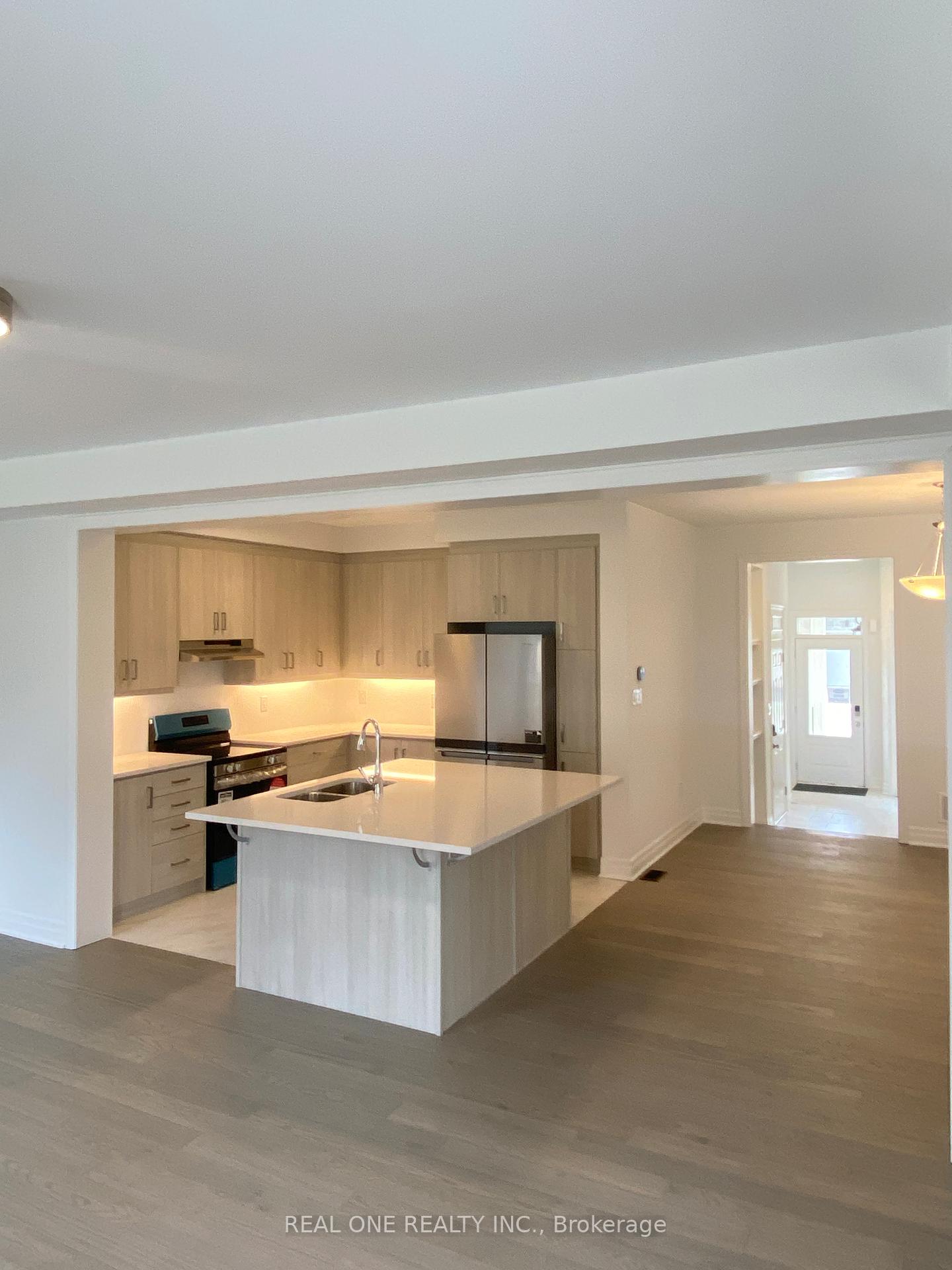 Photo 8 of 42 misthollow Crescent, Markham, Rural Markham — HOMEH