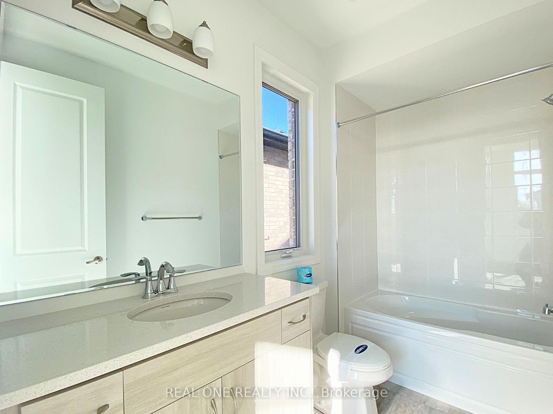 Photo 18 of 42 misthollow Crescent, Markham, Rural Markham — HOMEH