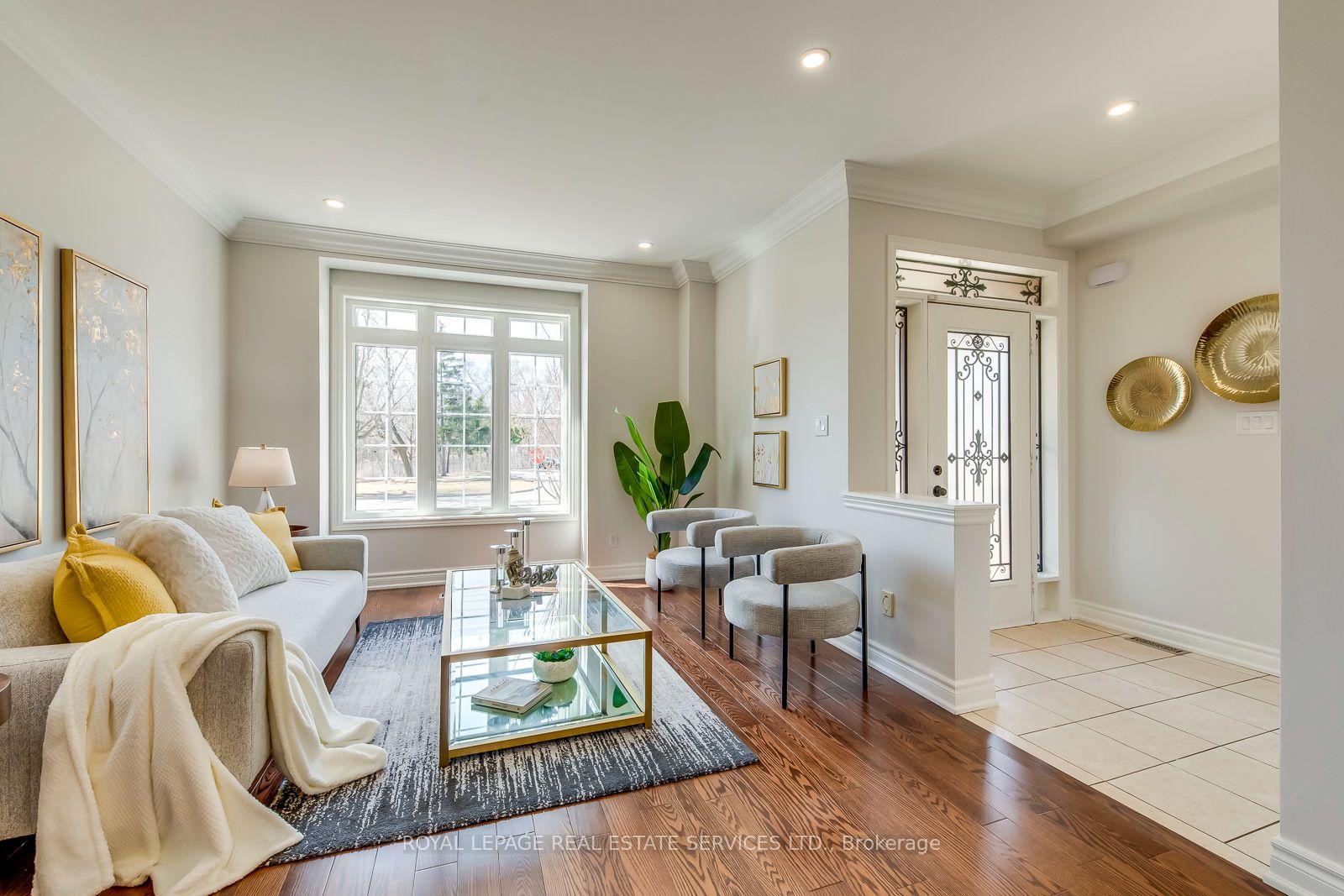 Photo 8 of 303 Burloak Drive, Oakville, Bronte — HOMEH