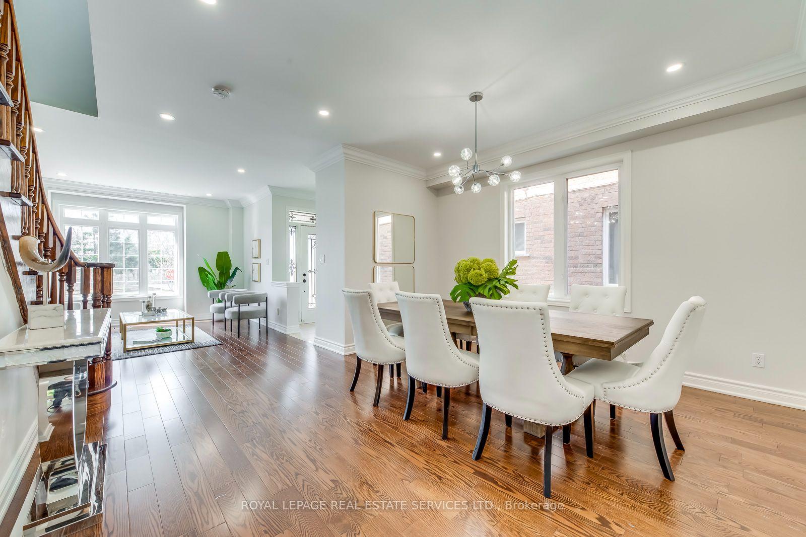 Photo 10 of 303 Burloak Drive, Oakville, Bronte — HOMEH
