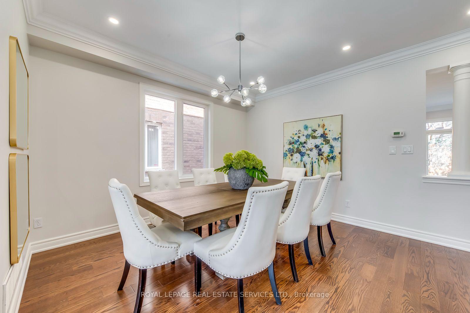 Photo 11 of 303 Burloak Drive, Oakville, Bronte — HOMEH