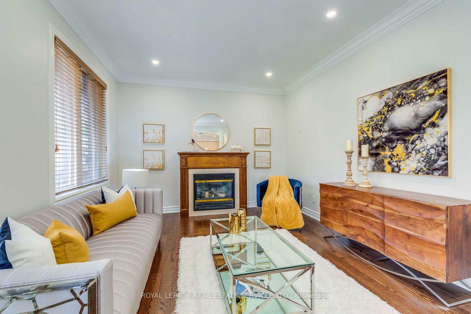 Photo 16 of 303 Burloak Drive, Oakville, Bronte — HOMEH