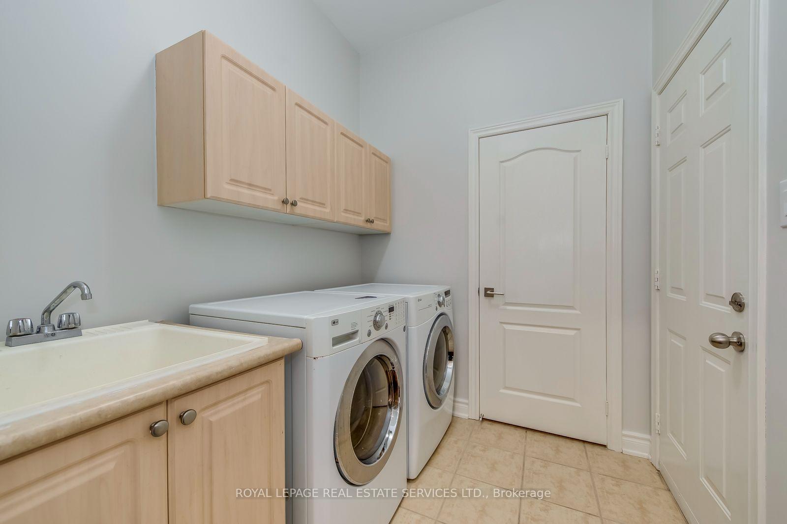 Photo 27 of 303 Burloak Drive, Oakville, Bronte — HOMEH
