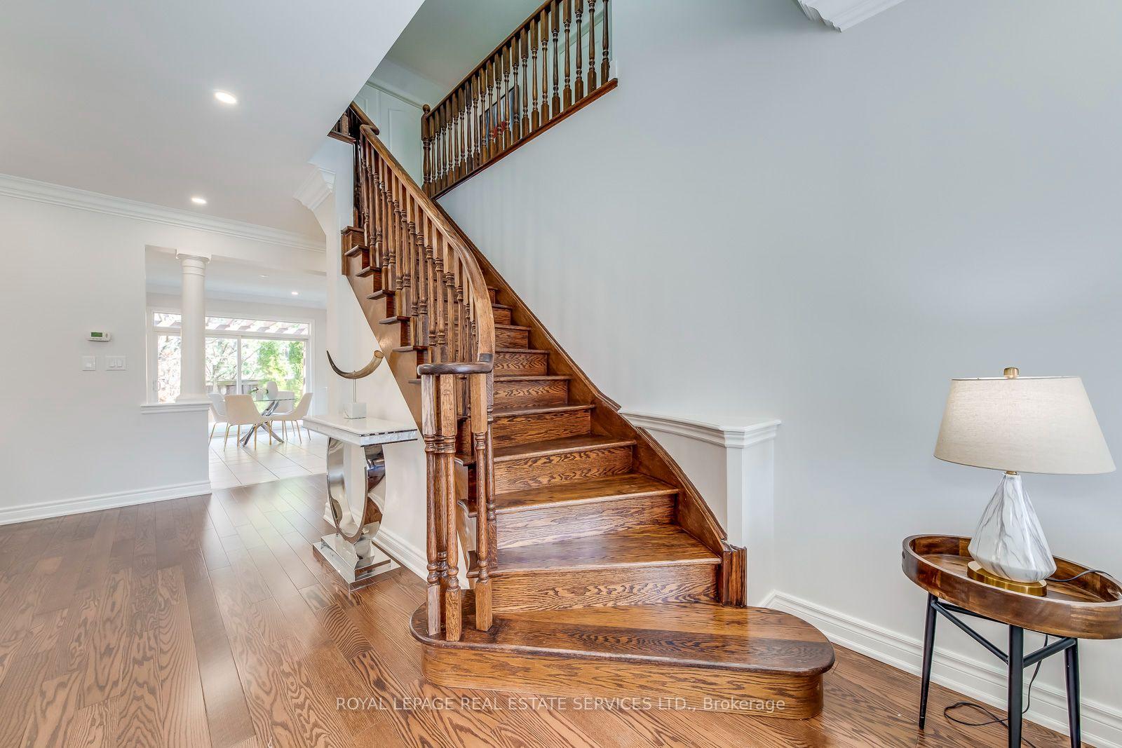 Photo 28 of 303 Burloak Drive, Oakville, Bronte — HOMEH