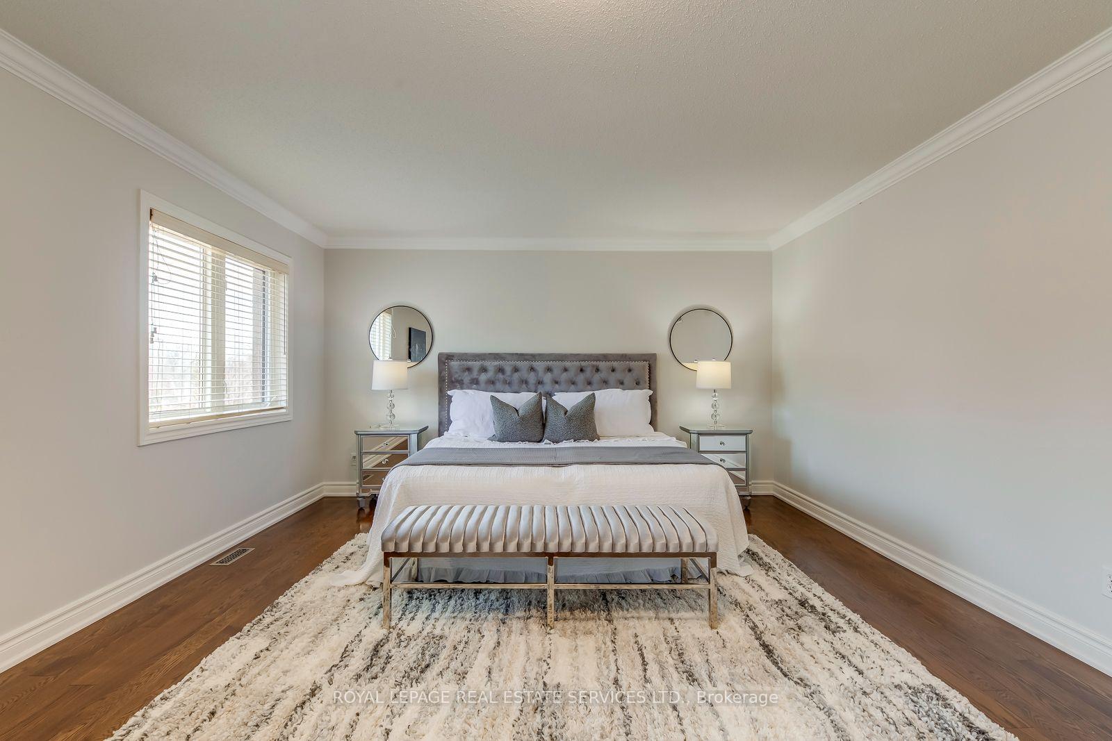 Photo 31 of 303 Burloak Drive, Oakville, Bronte — HOMEH