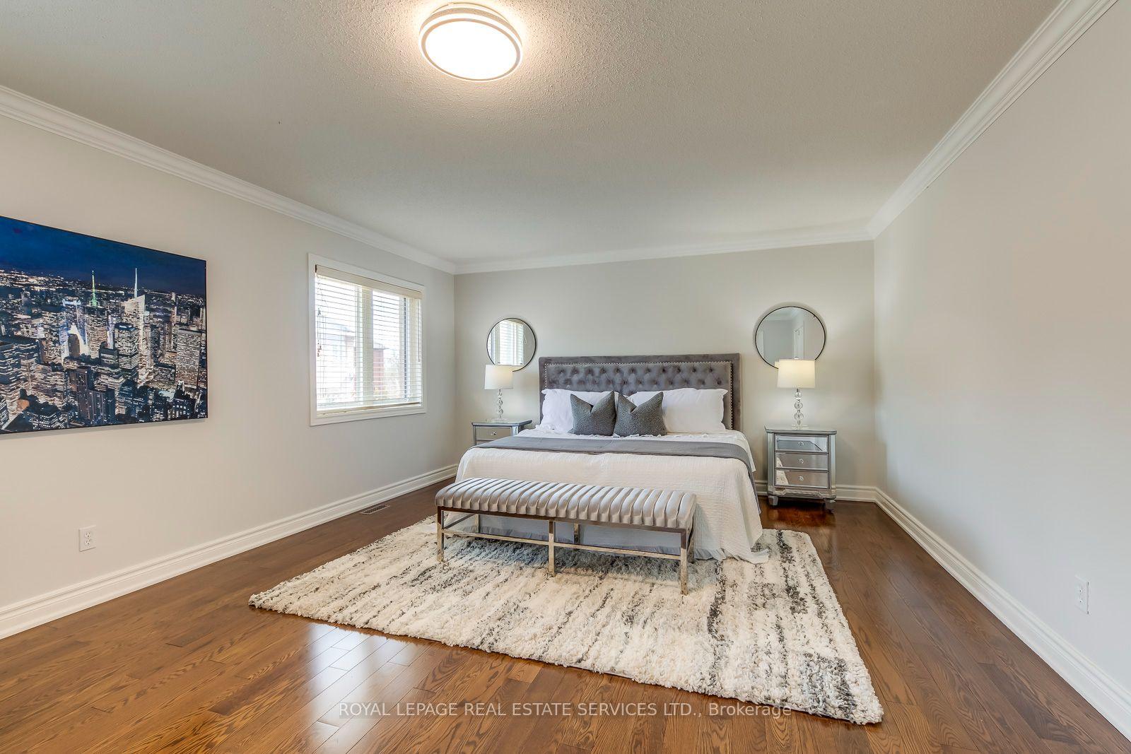 Photo 32 of 303 Burloak Drive, Oakville, Bronte — HOMEH