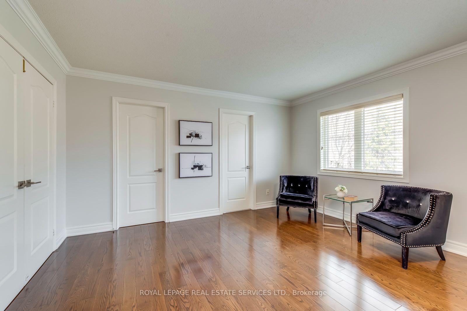 Photo 34 of 303 Burloak Drive, Oakville, Bronte — HOMEH