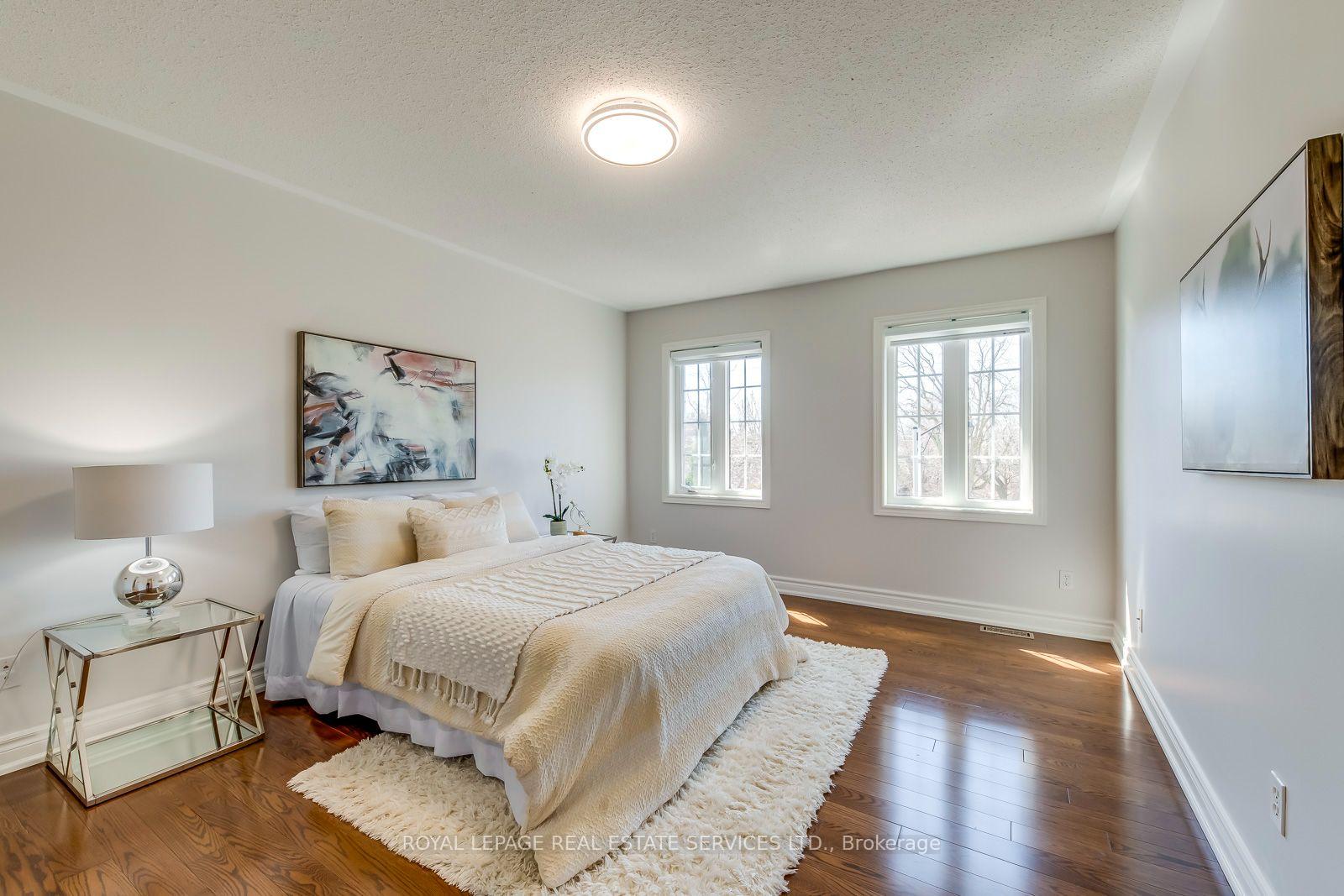 Photo 37 of 303 Burloak Drive, Oakville, Bronte — HOMEH
