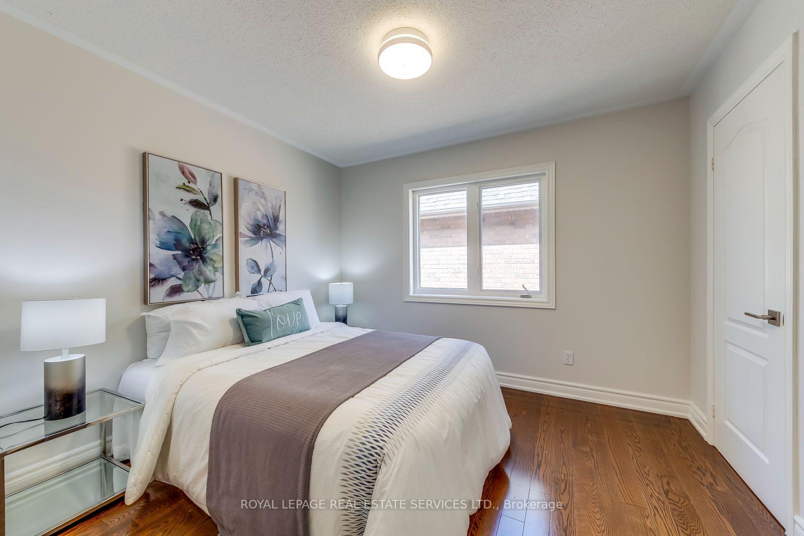 Photo 39 of 303 Burloak Drive, Oakville, Bronte — HOMEH