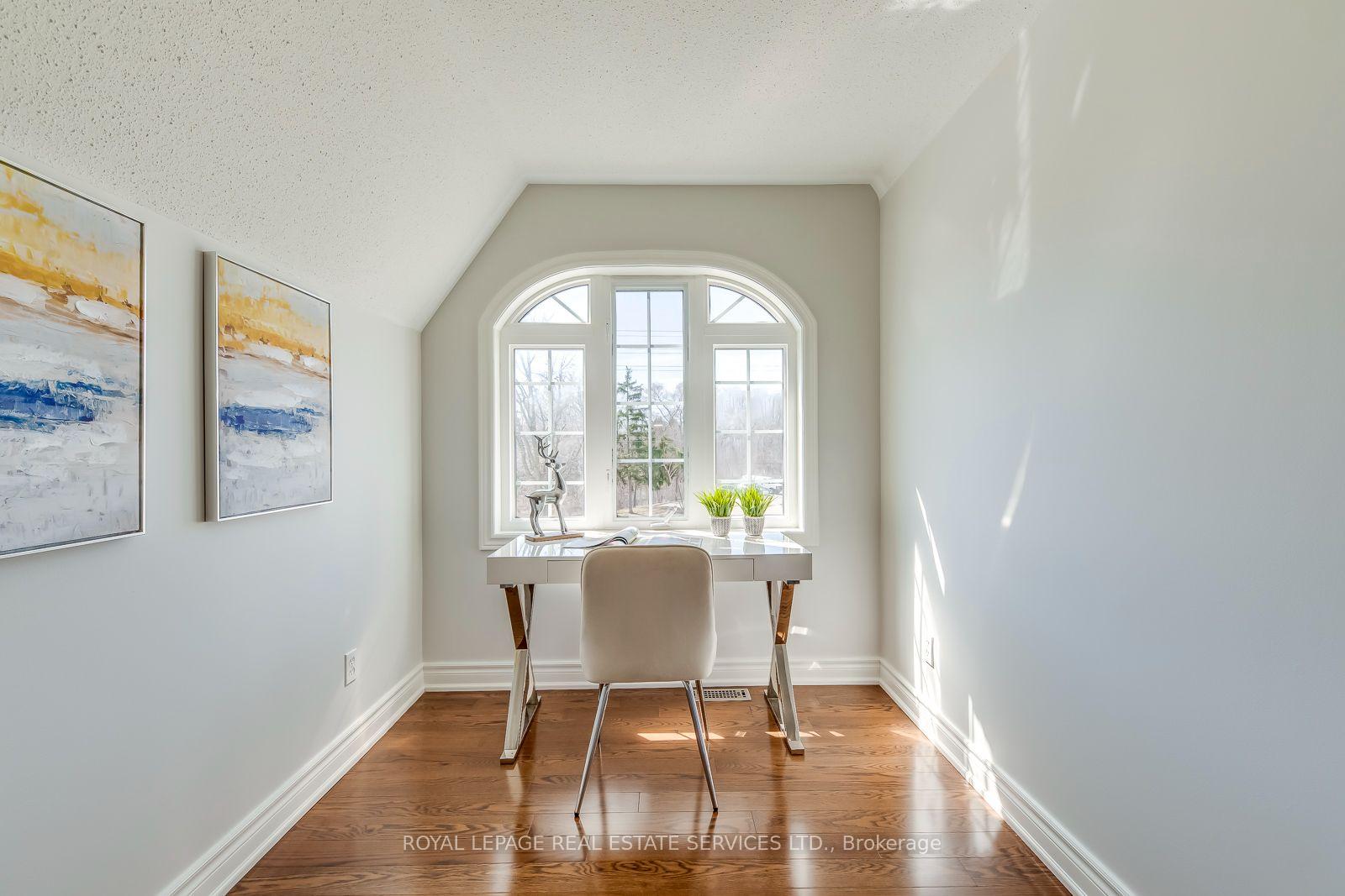 Photo 43 of 303 Burloak Drive, Oakville, Bronte — HOMEH