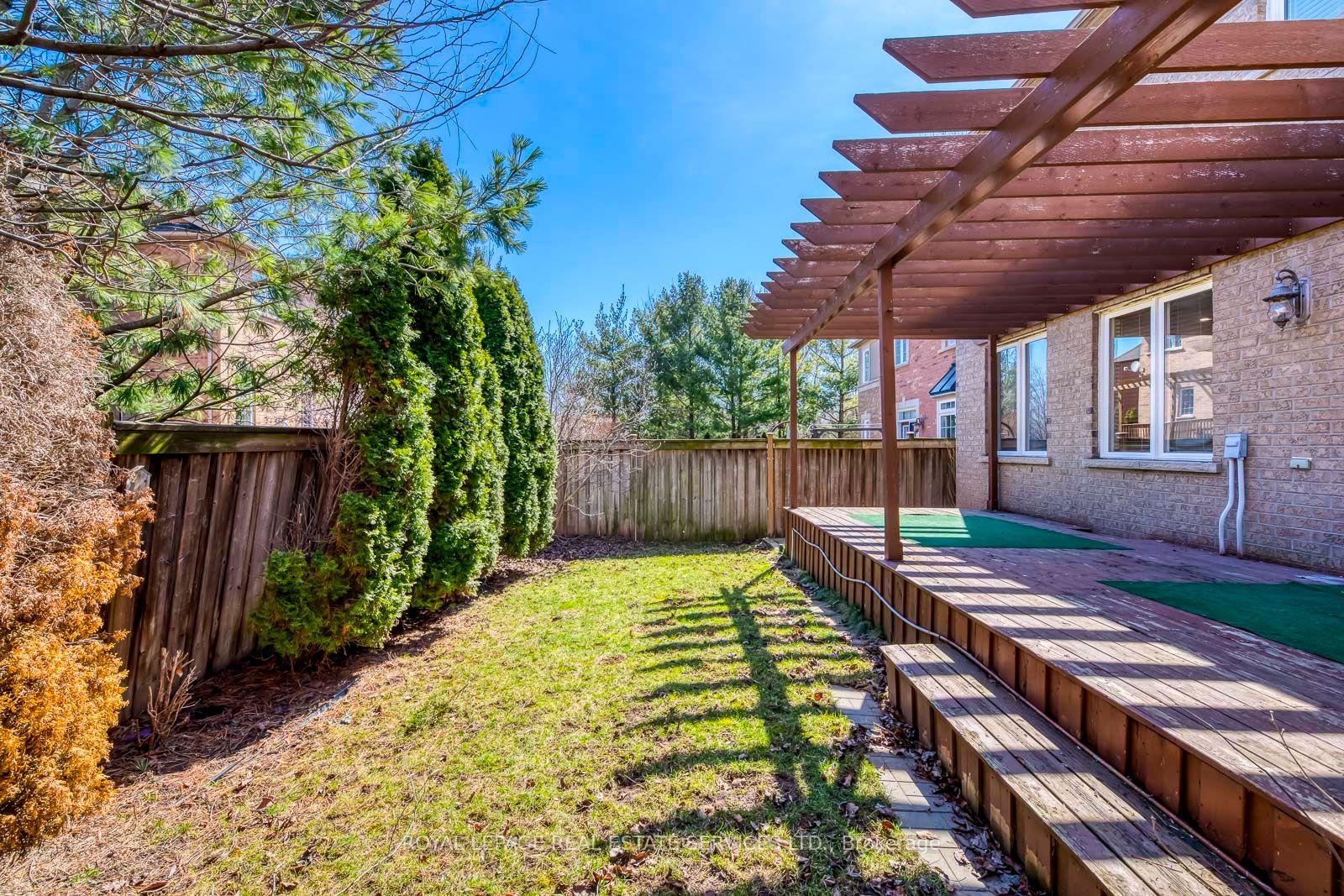 Photo 46 of 303 Burloak Drive, Oakville, Bronte — HOMEH