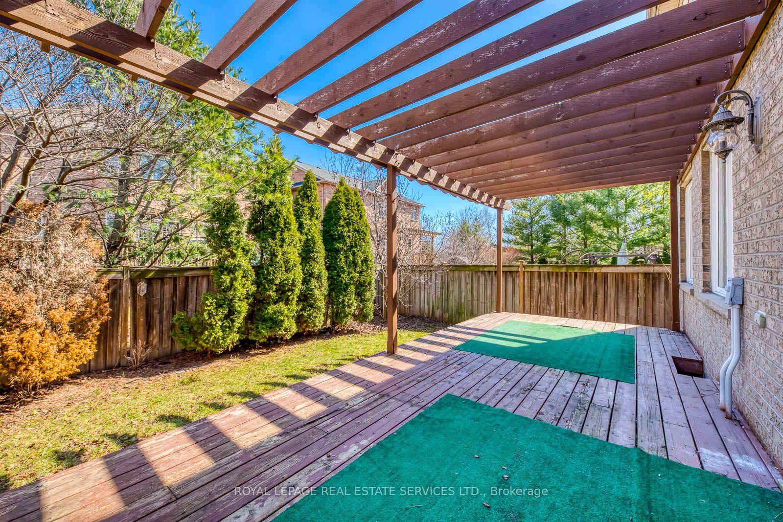 Photo 48 of 303 Burloak Drive, Oakville, Bronte — HOMEH