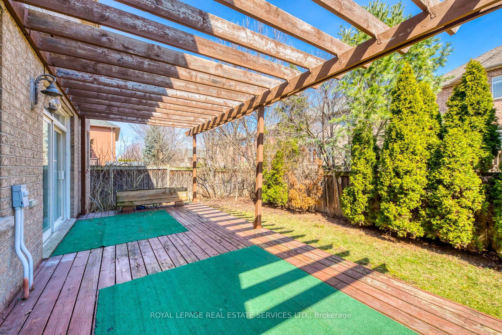Photo 49 of 303 Burloak Drive, Oakville, Bronte — HOMEH