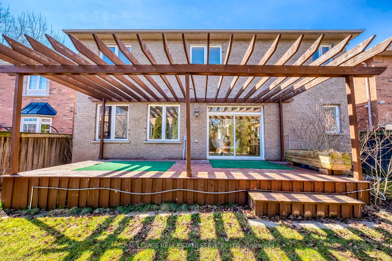 Photo 50 of 303 Burloak Drive, Oakville, Bronte — HOMEH