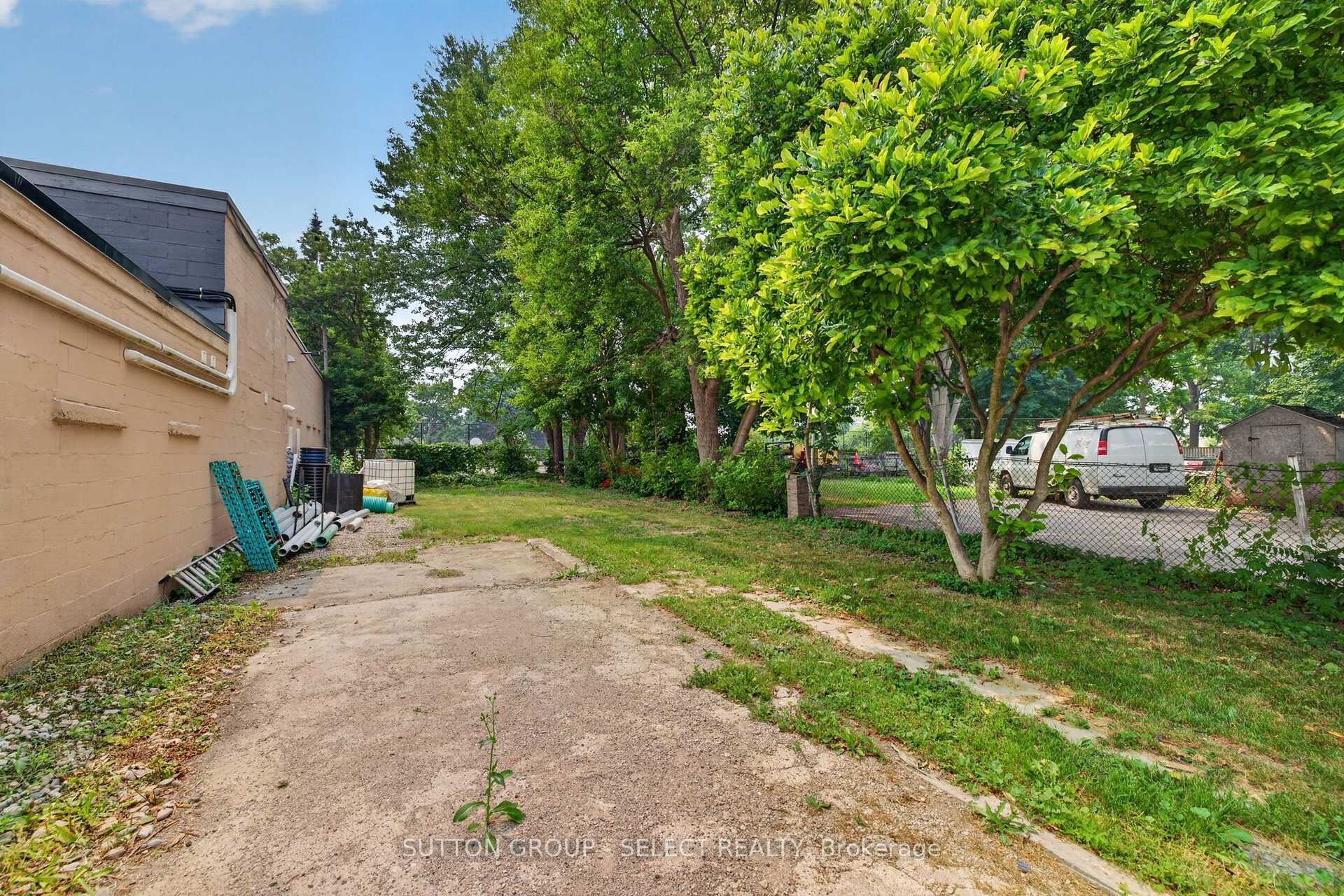 Photo 12 of 439 South Street, London, East K — HOMEH