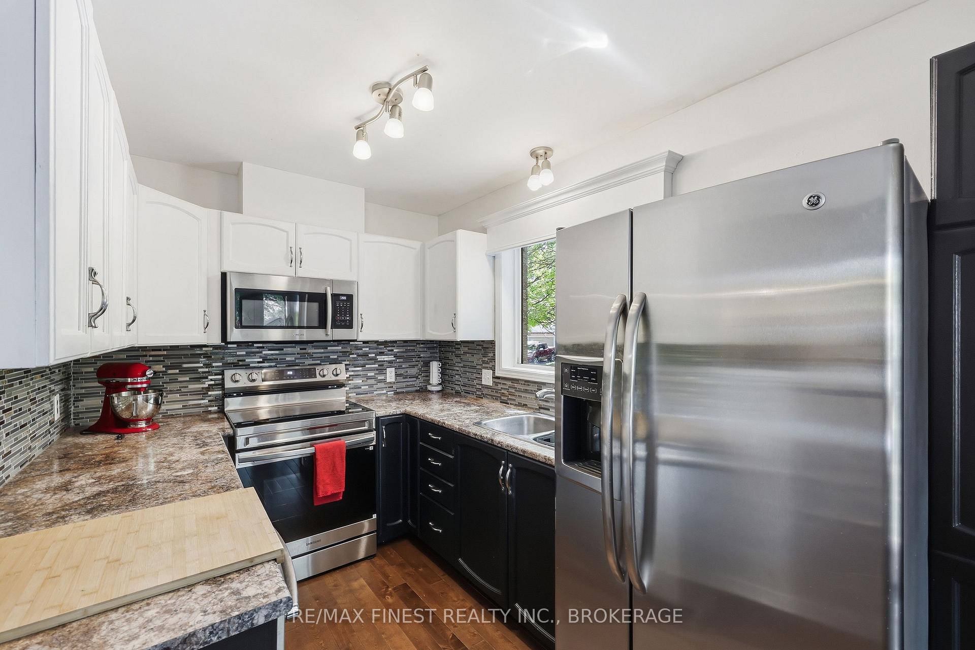 Photo 11 of 416 Fieldstone Drive, Kingston, Kingston East (Incl Barret Crt) — HOMEH