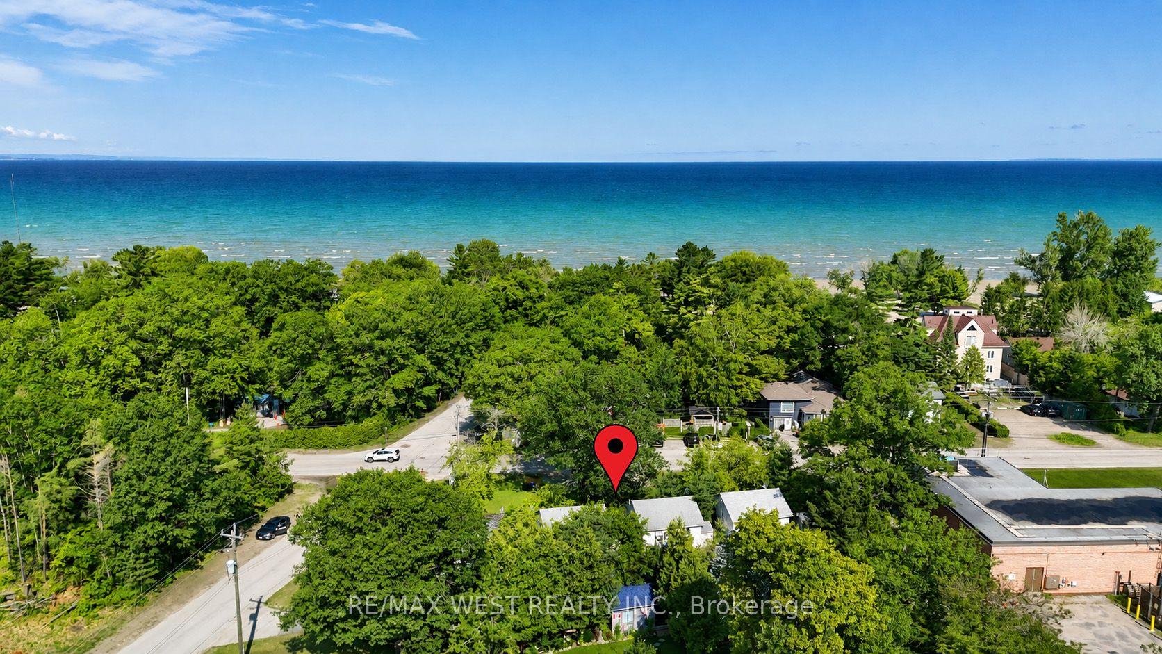 Photo 4 of 195 Dunkerron Avenue, Wasaga Beach — HOMEH