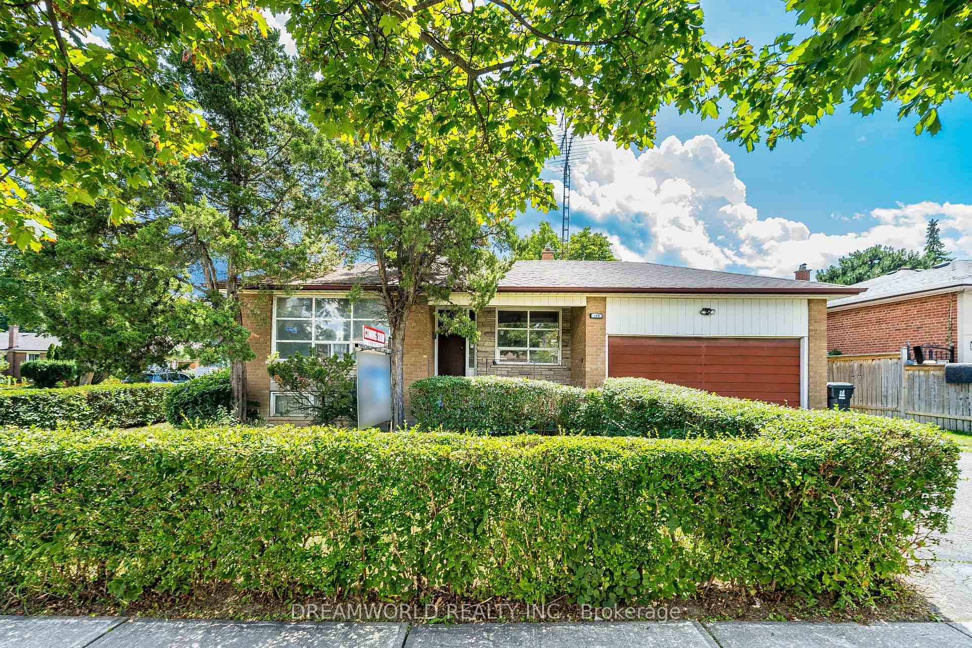 Photo 2 of 199 Grandravine Drive, North York, York University Heights — HOMEH