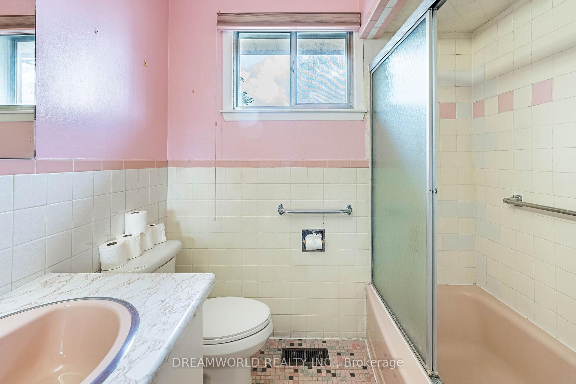 Photo 30 of 199 Grandravine Drive, North York, York University Heights — HOMEH