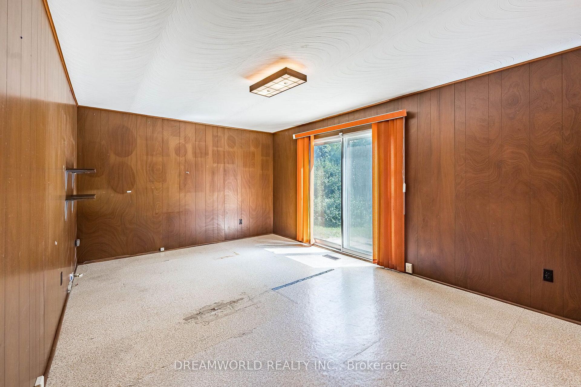 Photo 32 of 199 Grandravine Drive, North York, York University Heights — HOMEH