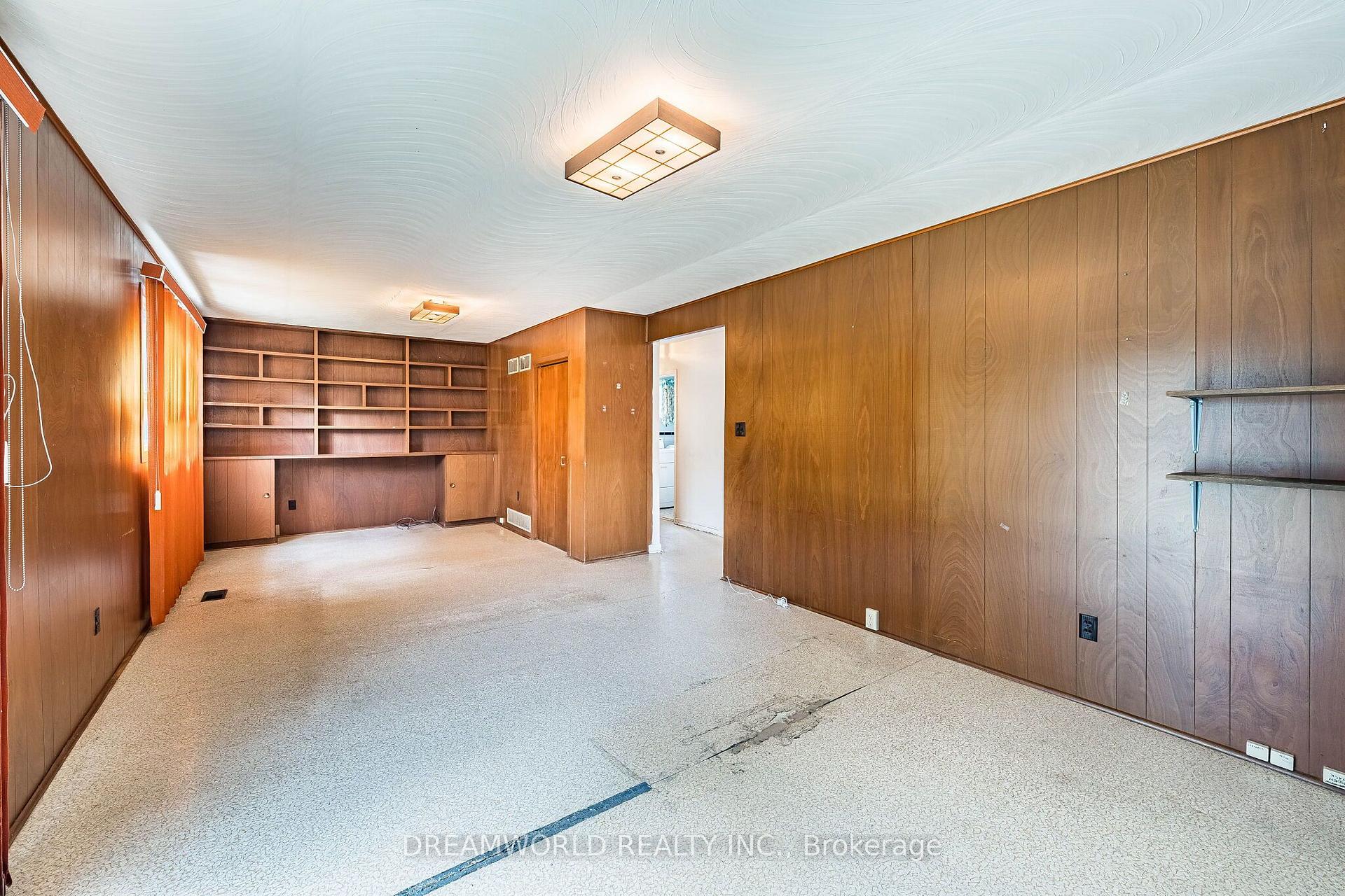 Photo 34 of 199 Grandravine Drive, North York, York University Heights — HOMEH