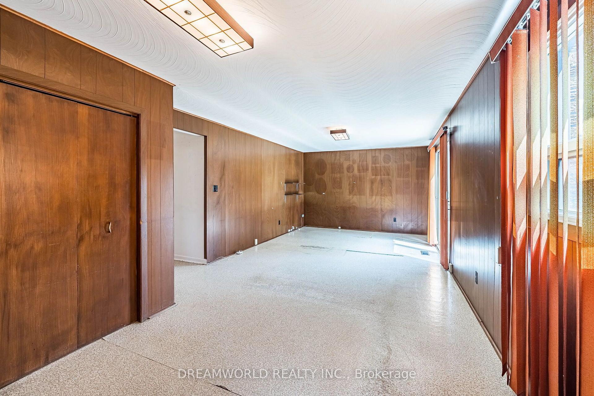 Photo 35 of 199 Grandravine Drive, North York, York University Heights — HOMEH