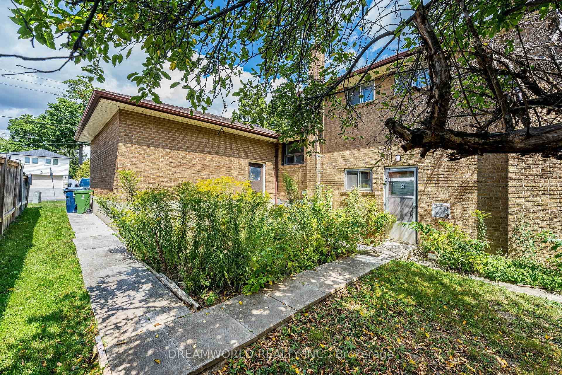 Photo 45 of 199 Grandravine Drive, North York, York University Heights — HOMEH