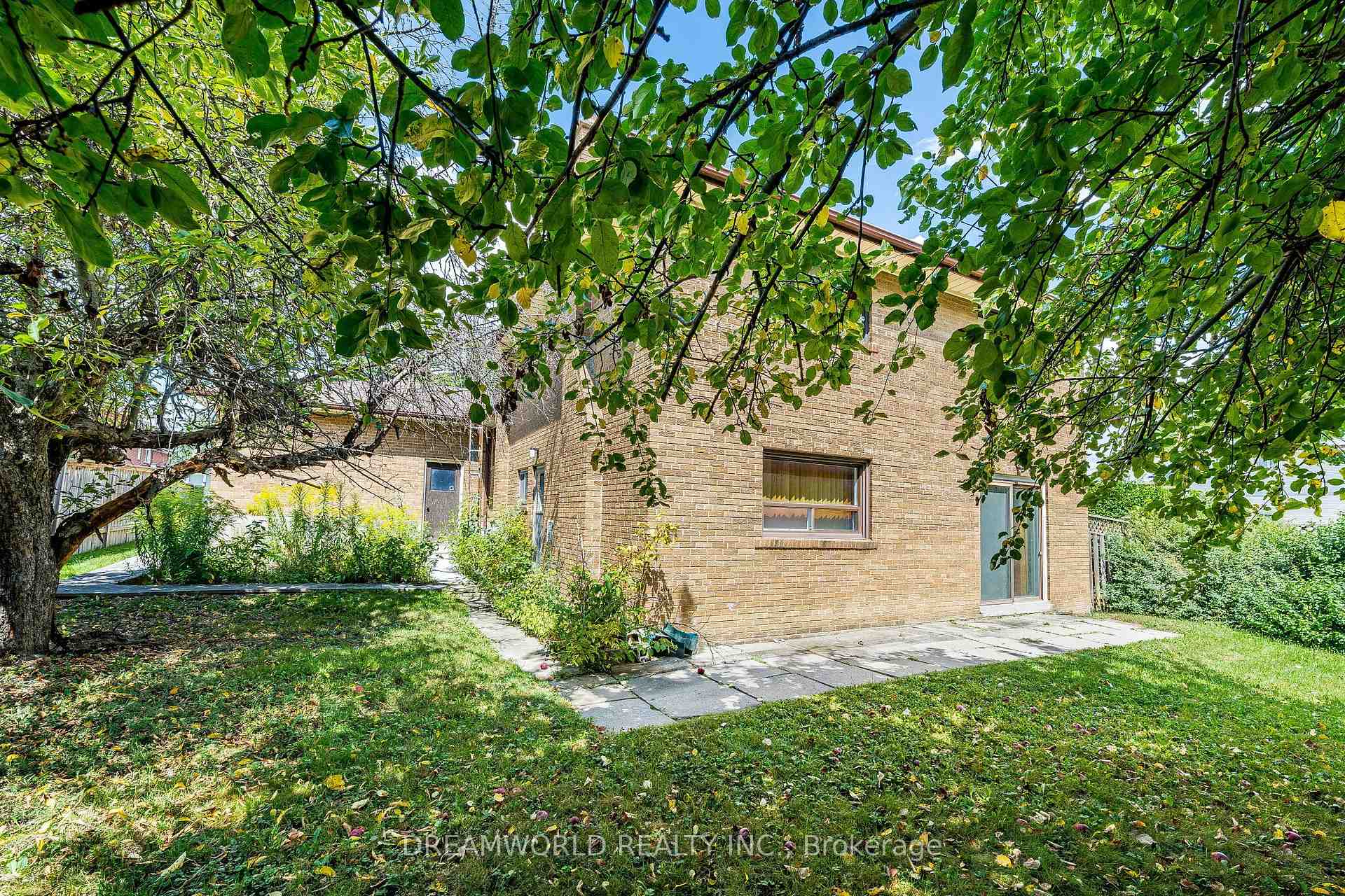 Photo 50 of 199 Grandravine Drive, North York, York University Heights — HOMEH
