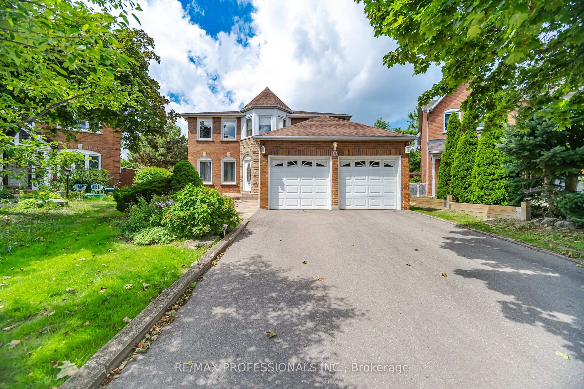 Photo 1 of 14 Laura Court, Brampton, Westgate — HOMEH