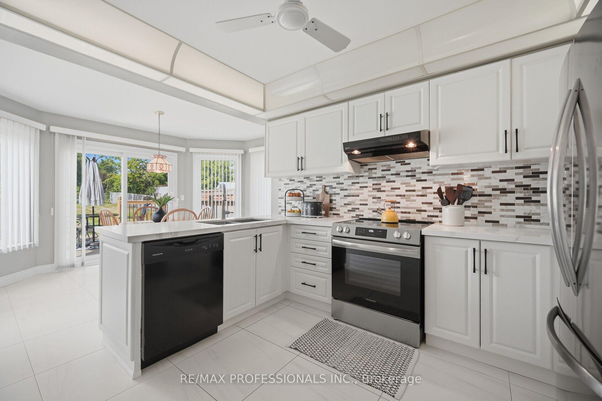 Photo 14 of 14 Laura Court, Brampton, Westgate — HOMEH
