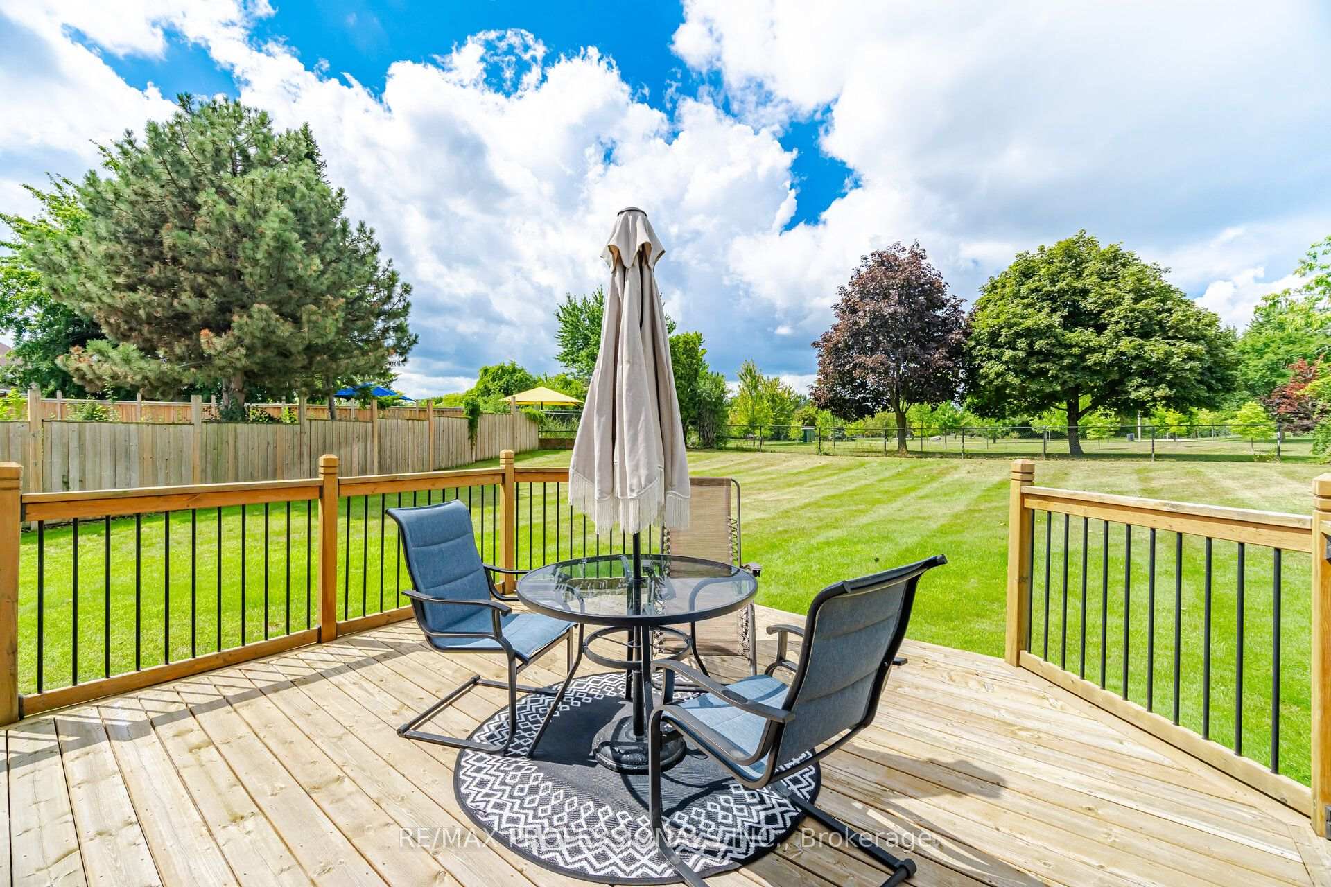 Photo 43 of 14 Laura Court, Brampton, Westgate — HOMEH