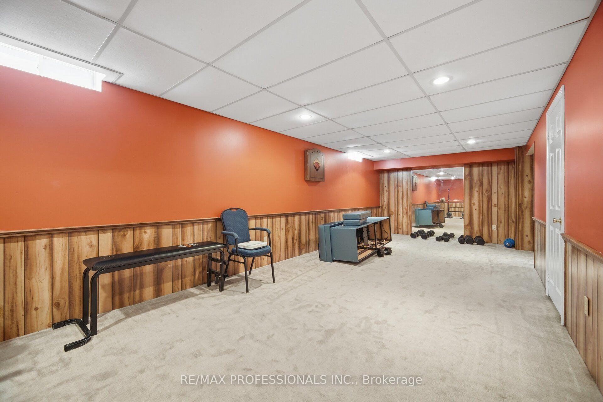 Photo 41 of 14 Laura Court, Brampton, Westgate — HOMEH