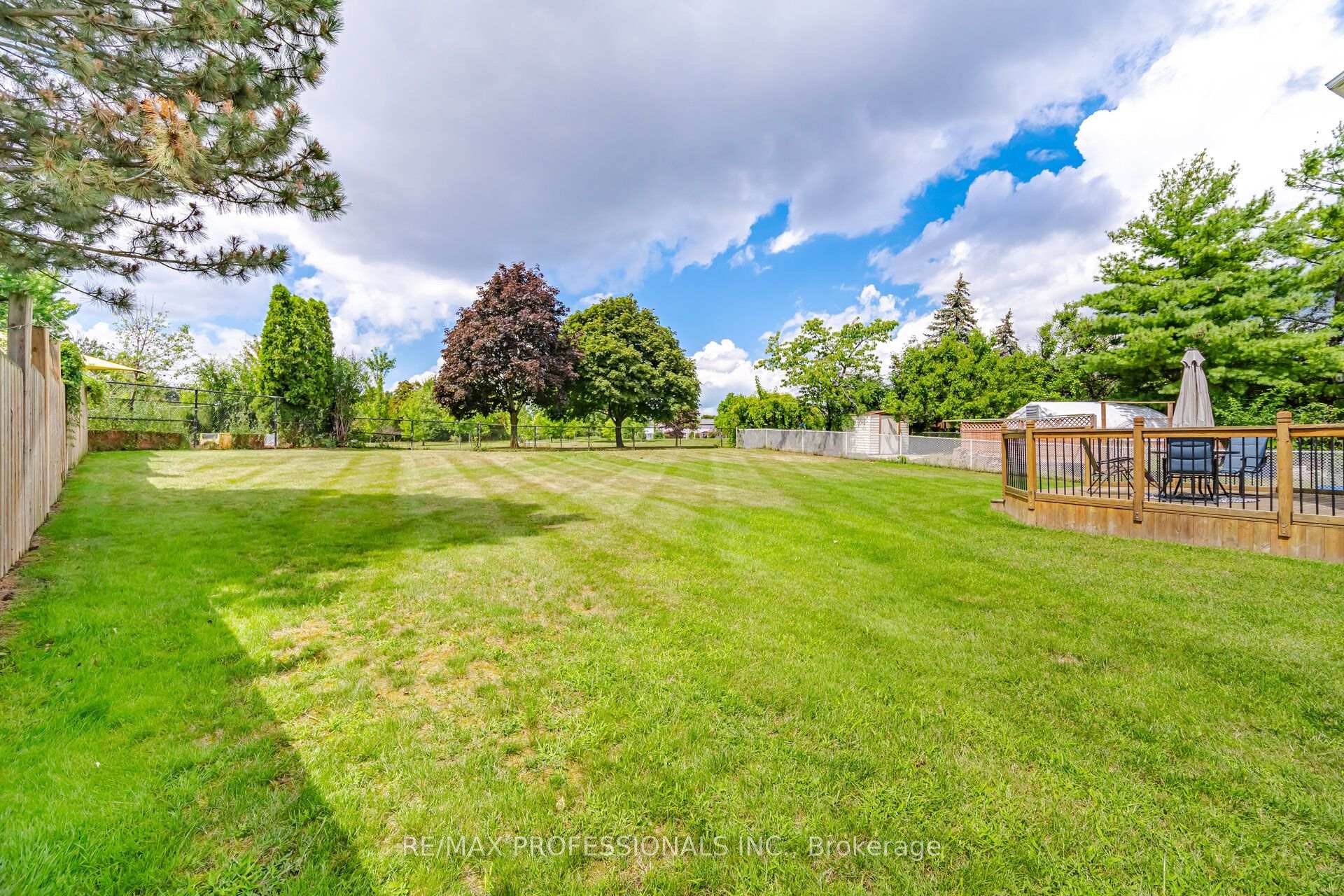 Photo 45 of 14 Laura Court, Brampton, Westgate — HOMEH