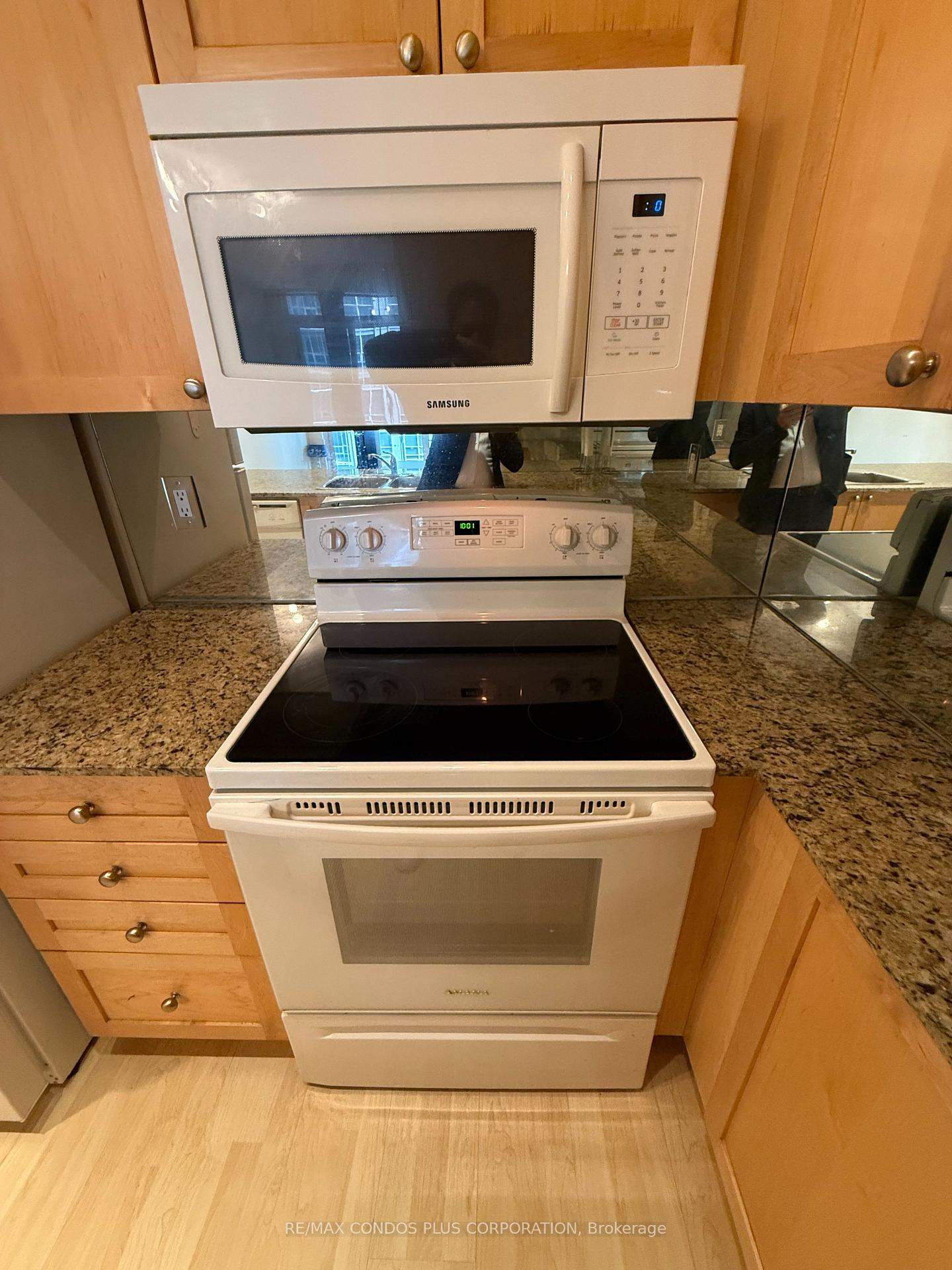 Photo 7 of Unit 2613, 761 Bay Street N, Toronto, Bay Street Corridor — HOMEH