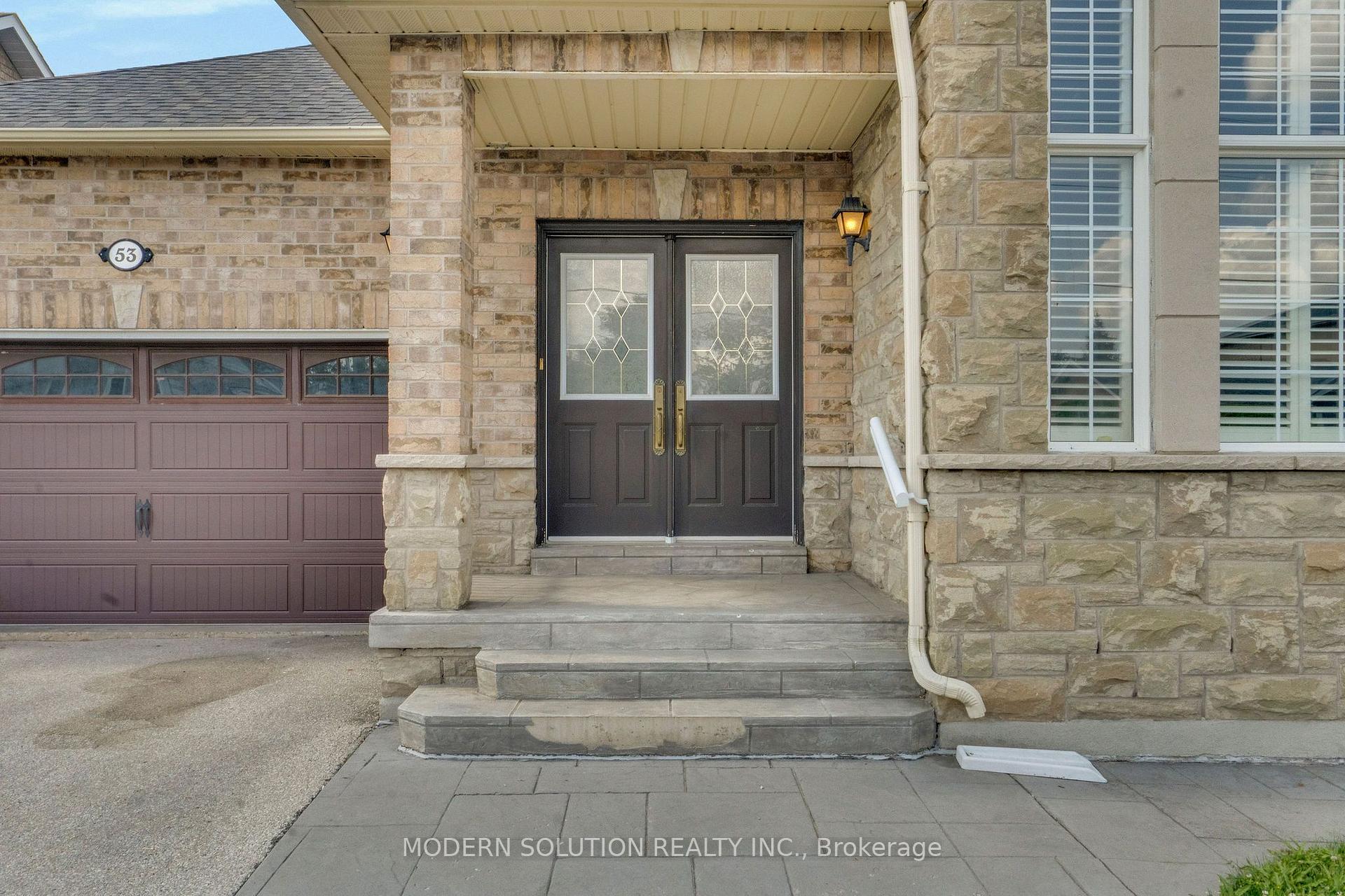 Photo 3 of 53 Ellwood Drive W, Caledon, Bolton West — HOMEH