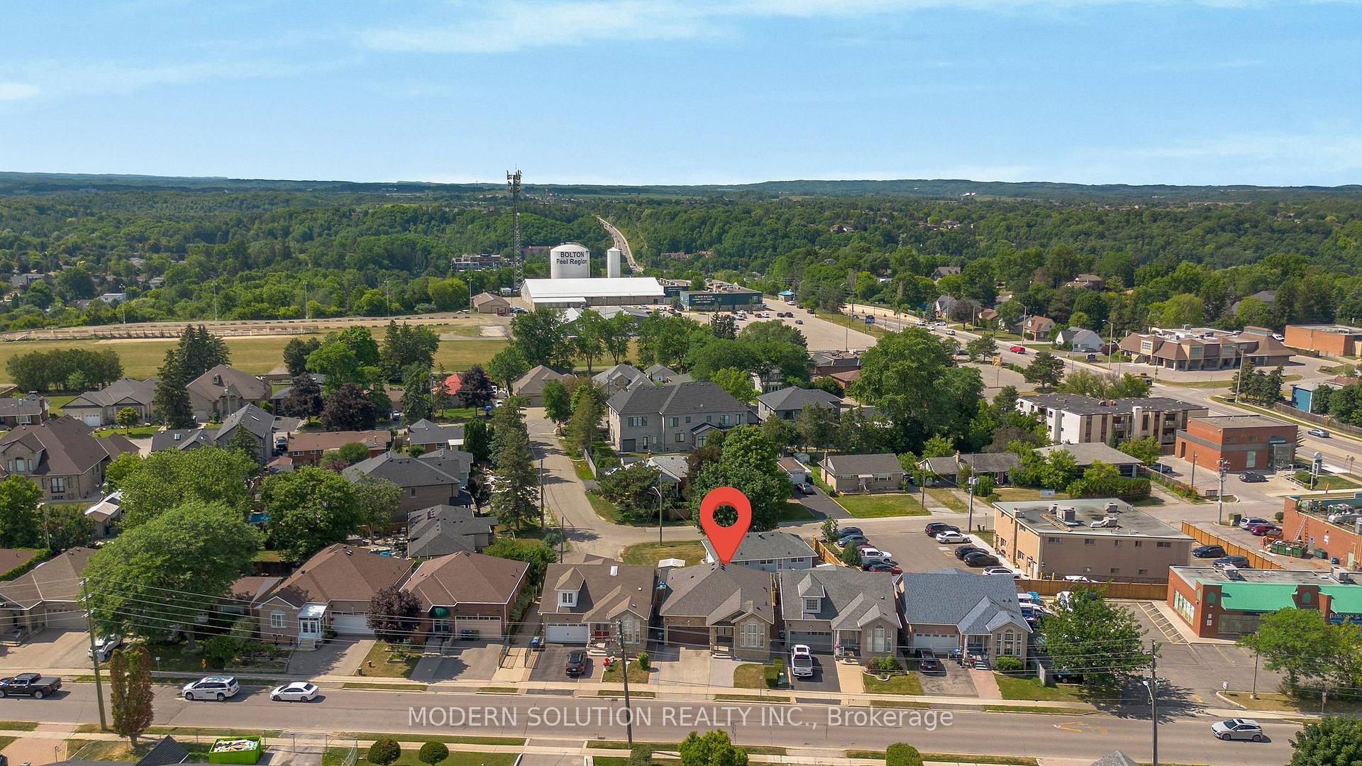 Photo 4 of 53 Ellwood Drive W, Caledon, Bolton West — HOMEH