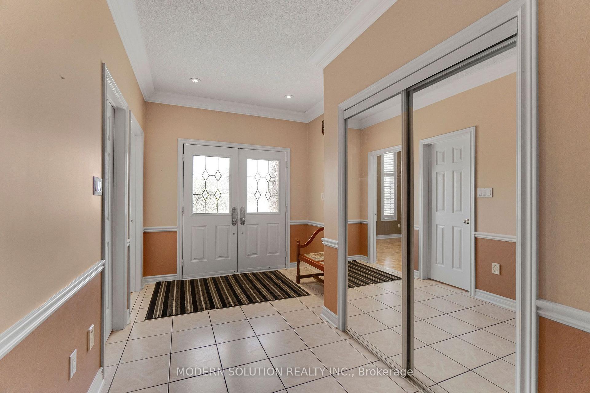 Photo 6 of 53 Ellwood Drive W, Caledon, Bolton West — HOMEH