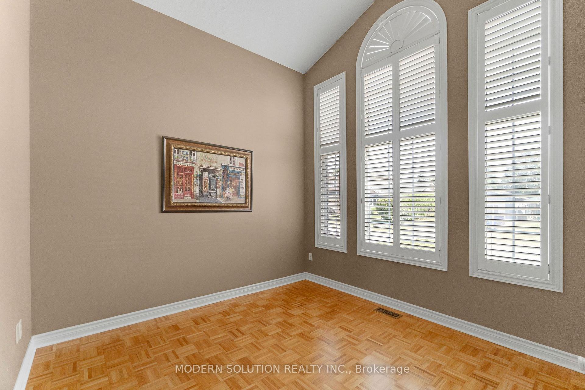 Photo 7 of 53 Ellwood Drive W, Caledon, Bolton West — HOMEH