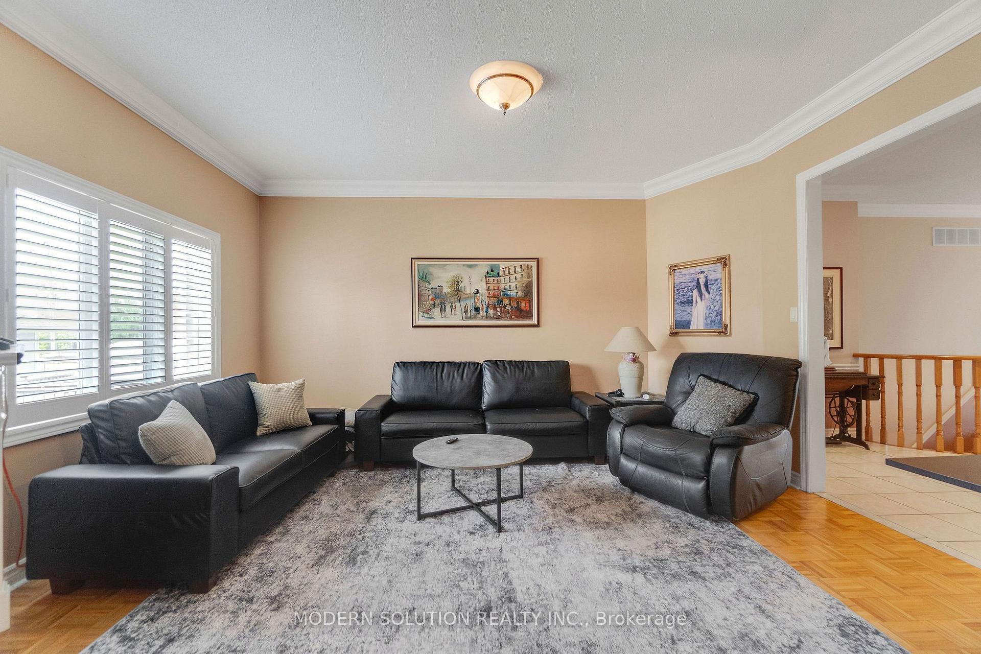 Photo 12 of 53 Ellwood Drive W, Caledon, Bolton West — HOMEH